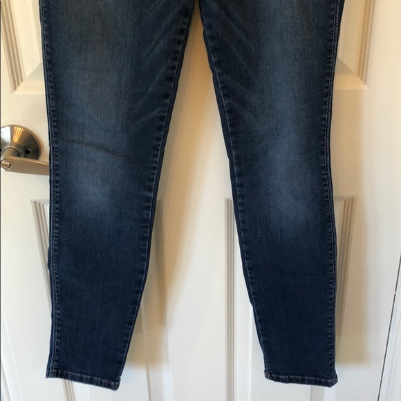 Guess Jeans - Picture 3 of 10